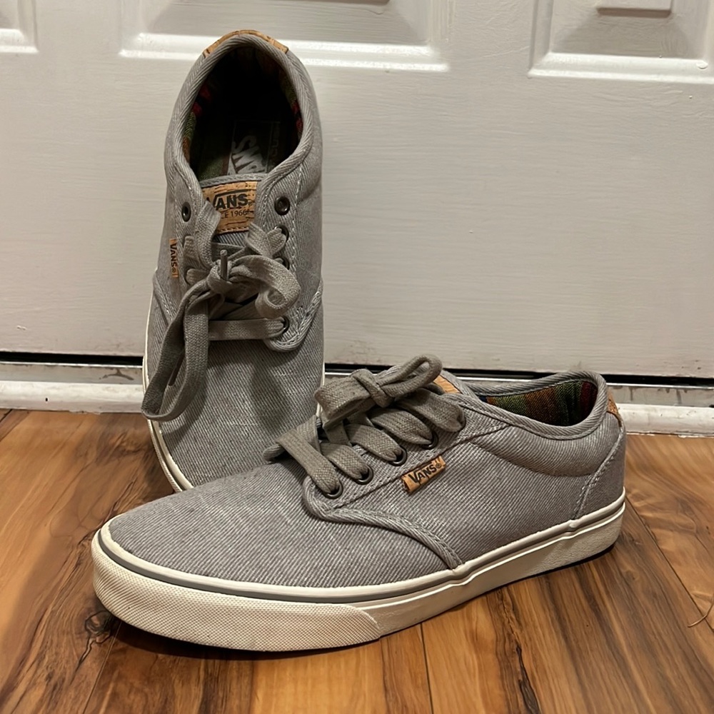 VANS Gray UltraCush Shoes w/flannel interior Size 9.5